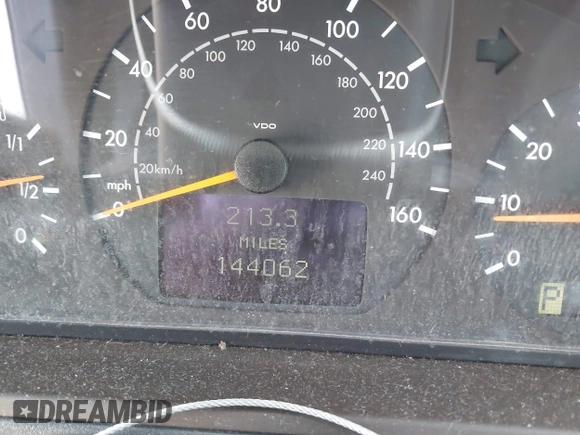 2000 Mercedes-Benz E-Class with VIN WDBJF82J0YX037784, listed as a IAAI auction lot 41768970 with 144,062 mi miles. Bid and sale history available at carsss.com. Image 7.