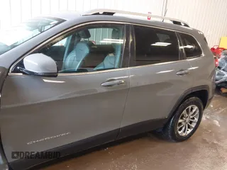 2021 Jeep Cherokee Latitude Lux with VIN 1C4PJMMX0MD214608, listed as a IAAI auction lot 41452997 with 31,441 mi miles and . Bid and sale history available at DreamBid. Image 14.