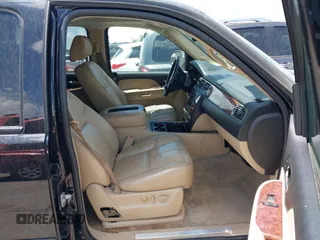 2007 Chevrolet Suburban LT with VIN 3GNFC16057G132960, listed as a IAAI auction lot 42565959 with 144,332 mi miles and . Bid and sale history available at DreamBid. Image 5.