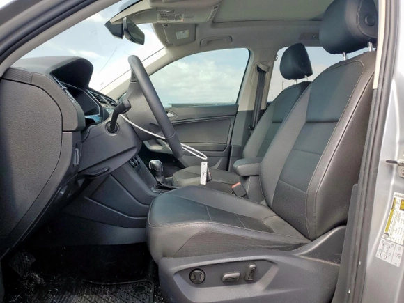 2020 Volkswagen Tiguan SE with VIN 3VV2B7AX0LM060645, listed as a Copart auction lot 51286495 with 63,274 mi miles and Salvage Title. Bid and sale history available at DreamBid. Image 7.