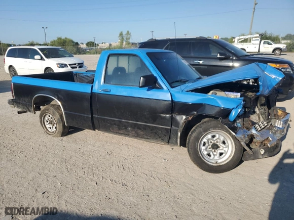 1992 Chevrolet S-10 with VIN 1GCCS14R4N2152624, listed as a Copart auction lot 66748124 with 100,002 mi miles and Salvage Title. Bid and sale history available at carsss.com. Image 4.