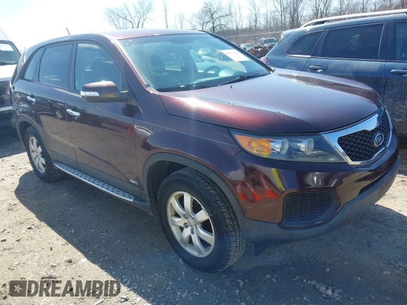 2013 Kia Sorento LX with VIN 5XYKTCA62DG331960, listed as a IAAI auction lot 41971476 with 186,287 mi miles. Bid and sale history available at carsss.com. Image 1.