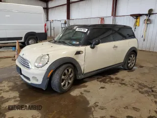 2010 MINI Clubman z VIN WMWML3C57ATX37968, wystawiony jako Copart lot #59858795 z przebiegiem 166 591 mil mil oraz Szkoda całkowita • Salvage title. Historia ofert i sprzedaży dostępna na DreamBid. Obrazek 1.