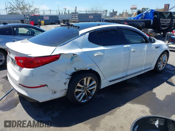 2015 Kia Optima SX Turbo with VIN 5XXGR4A63FG470724, listed as a IAAI auction lot 42006500 with 188,422 mi miles. Bid and sale history available at carsss.com. Image 4.