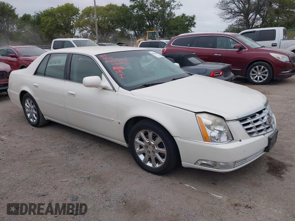 2008 Cadillac DTS 1SA z VIN 1G6KD57Y28U167974, wystawiony jako IAAI lot #40034885 z przebiegiem 116 010 mil mil oraz . Historia ofert i sprzedaży dostępna na DreamBid. Obrazek 1.