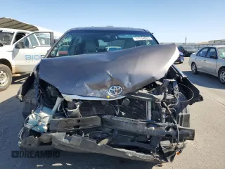 2014 Toyota Sienna XLE z VIN 5TDYK3DC7ES452163, wystawiony jako Copart lot #57534605 z przebiegiem 174 794 mil mil oraz Szkoda całkowita • Salvage title. Historia ofert i sprzedaży dostępna na DreamBid. Obrazek 5.