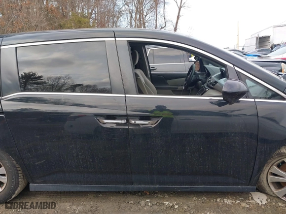 2016 Honda Odyssey SE with VIN 5FNRL5H39GB155488, listed as a IAAI auction lot 41702336 with 122,164 mi miles. Bid and sale history available at carsss.com. Image 13.