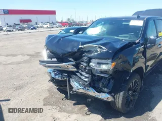 2024 Chevrolet Silverado 1500 LTZ with VIN 2GCUDGED7R1152966, listed as a IAAI auction lot 42037717 with 13,609 mi miles and . Bid and sale history available at DreamBid. Image 6.