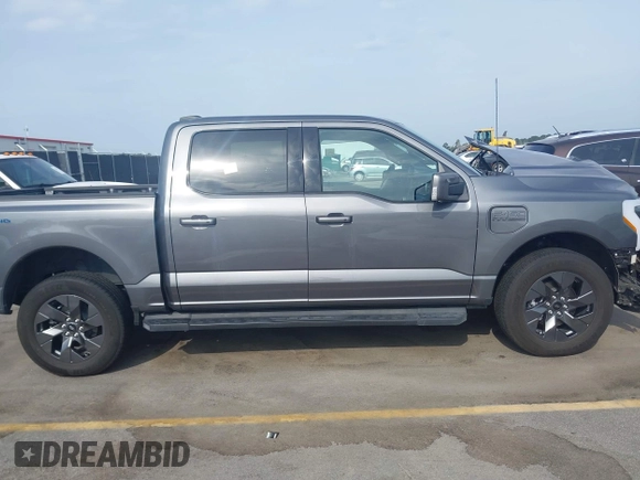2023 Ford F-150 Lightning Pro с VIN 1FT6W1EVXPWG49668, выставлен на аукционе IAAI как лот 42269881 с пробегом 15 012 миль миль и . История ставок и продаж доступна на DreamBid. Изображение 13.