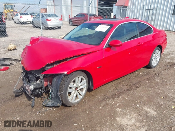 2007 BMW 3 Series 335i z VIN WBAWB73567P155445, wystawiony jako IAAI lot #42210524 z przebiegiem Nie podano mil oraz . Historia ofert i sprzedaży dostępna na DreamBid. Obrazek 2.