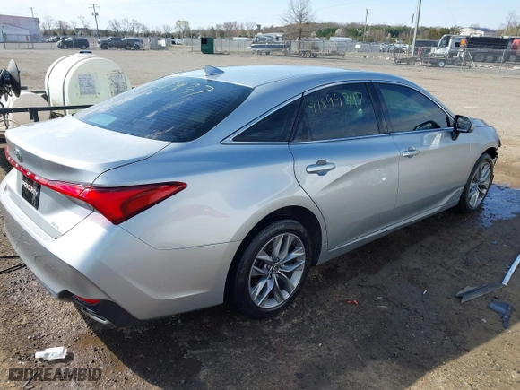 2019 Toyota Avalon XLE with VIN 4T1BZ1FB0KU031057, listed as a IAAI auction lot 41899397 with 108,454 mi miles. Bid and sale history available at carsss.com. Image 4.