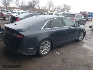 2014 Lincoln MKZ with VIN 3LN6L2G97ER830852, listed as a IAAI auction lot 41225369 with 89,972 mi miles. Bid and sale history available at carsss.com. Image 4.