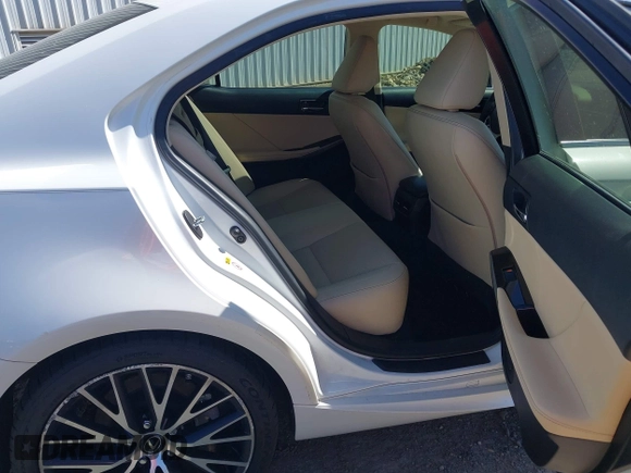 2015 Lexus IS 250 with VIN JTHBF1D20F5048505, listed as a IAAI auction lot 42052694 with 84,280 mi miles and . Bid and sale history available at carsss.com. Image 8.