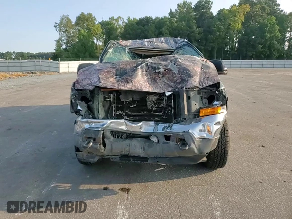2001 Ford Super Duty F-250 XL with VIN 1FTNW21L11EB43083, listed as a Copart auction lot 70609164 with 231,581 mi miles and Salvage Title. Bid and sale history available at carsss.com. Image 10.