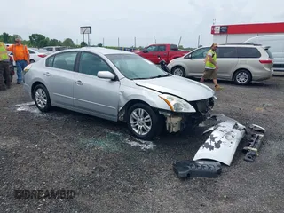 2010 Nissan Altima S z VIN 1N4AL2AP3AN491564, wystawiony jako IAAI lot #42096945 z przebiegiem 205 065 mil mil oraz . Historia ofert i sprzedaży dostępna na DreamBid. Obrazek 1.