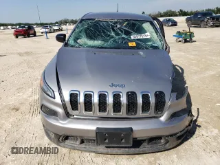 2017 Jeep Cherokee Sport z VIN 1C4PJLABXHD216407, wystawiony jako Copart lot #55977815 z przebiegiem Nie podano mil oraz Szkoda całkowita • Salvage title. Historia ofert i sprzedaży dostępna na DreamBid. Obrazek 5.