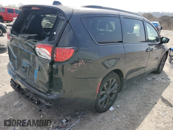 2018 Chrysler Pacifica Limited with VIN 2C4RC1GG8JR260368, listed as a Copart auction lot 52537355 with 102,112 mi miles and Salvage title. Bid and sale history available at DreamBid. Image 3.