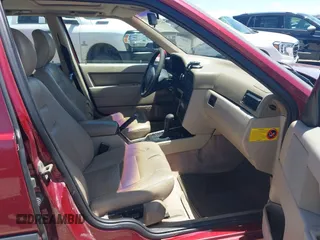 1997 Volvo 850 с VIN YV1LW5647V2322448, выставлен на аукционе IAAI как лот 42311389 с пробегом 162 547 миль миль и . История ставок и продаж доступна на DreamBid. Изображение 5.