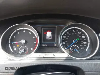 2017 Volkswagen Golf z VIN WVWVF7AU3HW168061, wystawiony jako IAAI lot #42305504 z przebiegiem 103 786 mil mil oraz . Historia ofert i sprzedaży dostępna na DreamBid. Obrazek 7.