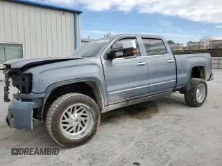 2016 GMC Sierra 2500HD Denali z VIN 1GT12UE85GF152559, wystawiony jako Copart lot #50357665 z przebiegiem 126 933 mil mil oraz Szkoda całkowita • Salvage title. Historia ofert i sprzedaży dostępna na DreamBid. Obrazek 1.