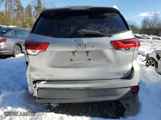 2018 Toyota Highlander LE with VIN 5TDBZRFH3JS860506, listed as a Copart auction lot 87349234 with 56,242 mi miles and Salvage Title. Bid and sale history available at carsss.com. Image 6.