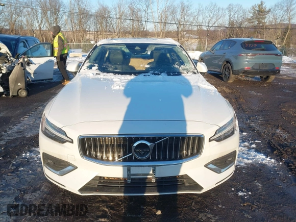 2022 Volvo S60 Plus Dark Theme with VIN 7JRL12TL8NG162261, listed as a IAAI auction lot 41417503 with 16,199 mi miles. Bid and sale history available at carsss.com. Image 12.
