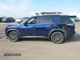 2022 Nissan Pathfinder SL z VIN 5N1DR3CD1NC219638, wystawiony jako IAAI lot #41691060 z przebiegiem 38 365 mil mil oraz . Historia ofert i sprzedaży dostępna na DreamBid. Obrazek 14.