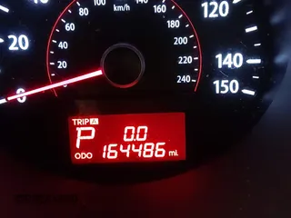 2013 Kia Sorento LX z VIN 5XYKTCA62DG338648, wystawiony jako IAAI lot #42352573 z przebiegiem 164 486 mil mil oraz . Historia ofert i sprzedaży dostępna na DreamBid. Obrazek 15.