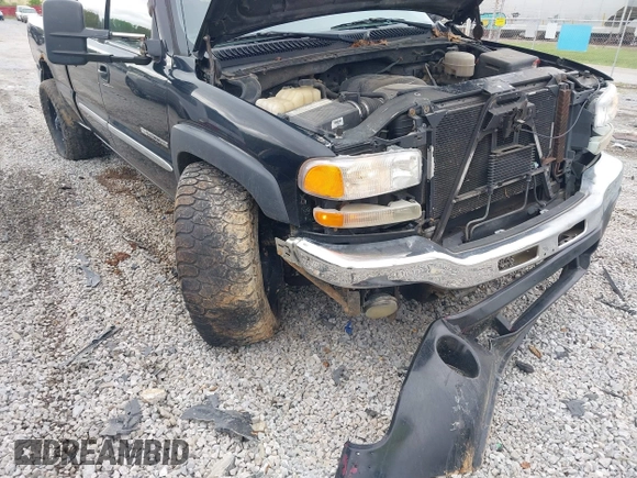 2005 GMC Sierra 2500HD SLE z VIN 1GTHK23U75F816621, wystawiony jako IAAI lot #41965293 z przebiegiem 341 770 mil mil oraz . Historia ofert i sprzedaży dostępna na DreamBid. Obrazek 6.