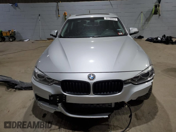 2013 BMW 3 Series 335i xDrive z VIN WBA3B9G57DNR89742, wystawiony jako Copart lot #83190024 z przebiegiem 80 276 mil mil oraz Szkoda całkowita • Salvage title. Historia ofert i sprzedaży dostępna na DreamBid. Obrazek 5.