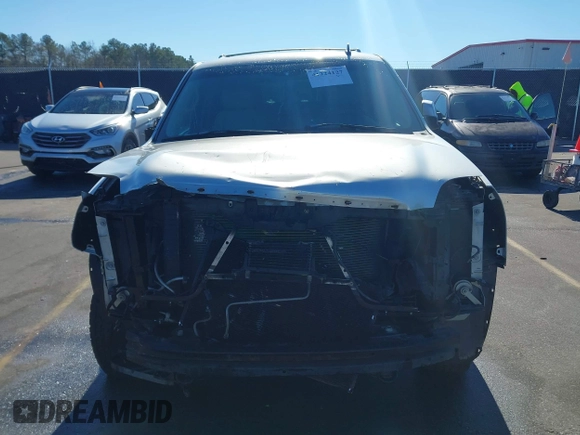 2011 GMC Yukon Denali with VIN 1GKS2EEF8BR346281, listed as a IAAI auction lot 41224127 with 264,311 mi miles. Bid and sale history available at carsss.com. Image 12.
