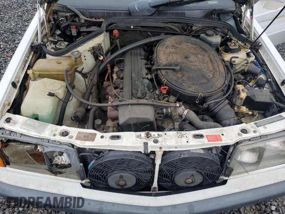 1992 Mercedes-Benz 190 z VIN WDBDA29D3NF993013, wystawiony jako Copart lot #55794035 z przebiegiem 181 833 mil mil oraz Szkoda całkowita • Salvage title. Historia ofert i sprzedaży dostępna na DreamBid. Obrazek 11.