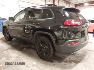 2016 Jeep Cherokee Latitude with VIN 1C4PJMCS9GW162734, listed as a IAAI auction lot 41940086 with 98,101 mi miles and . Bid and sale history available at carsss.com. Image 3.