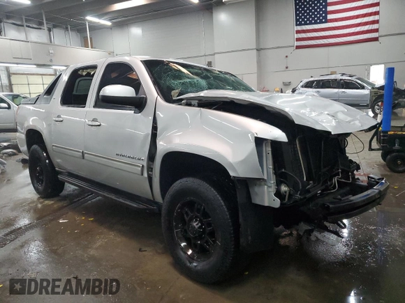 2011 Chevrolet Avalanche LT with VIN 3GNTKFE33BG149330, listed as a Copart auction lot 45932895 with 269,491 mi miles and Salvage title. Bid and sale history available at DreamBid. Image 4.