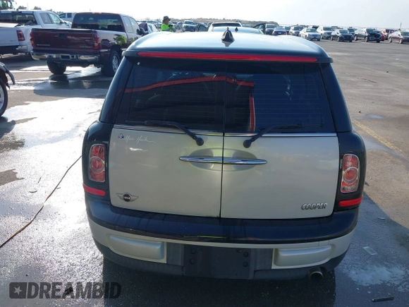 2011 MINI Clubman z VIN WMWZF3C59BT188367, wystawiony jako IAAI lot #40755351 z przebiegiem 122 023 mil mil oraz . Historia ofert i sprzedaży dostępna na DreamBid. Obrazek 16.