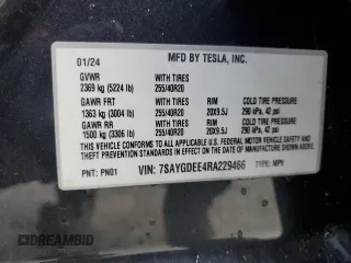 2024 Tesla Model Y Long Range z VIN 7SAYGDEE4RA229466, wystawiony jako Copart lot #45163325 z przebiegiem 13 748 mil mil oraz Szkoda całkowita • Salvage title. Historia ofert i sprzedaży dostępna na DreamBid. Obrazek 16.