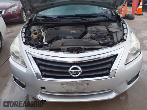 2013 Nissan Altima SV with VIN 1N4AL3APXDN554301, listed as a IAAI auction lot 42183379 with 196,786 mi miles and . Bid and sale history available at carsss.com. Image 10.
