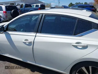 2019 Nissan Altima 2.5 SR with VIN 1N4BL4CV7KC169504, listed as a IAAI auction lot 41891687 with 88,906 mi miles. Bid and sale history available at carsss.com. Image 14.