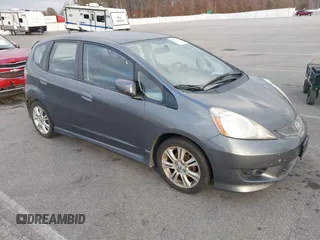 2011 Honda Fit Sport z VIN JHMGE8H53BC003733, wystawiony jako IAAI lot #40774685 z przebiegiem 144 540 mil mil oraz . Historia ofert i sprzedaży dostępna na DreamBid. Obrazek 1.