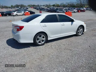 2013 Toyota Camry L with VIN 4T1BF1FK8DU218865, listed as a IAAI auction lot 41983521 with 139,533 mi miles. Bid and sale history available at carsss.com. Image 4.