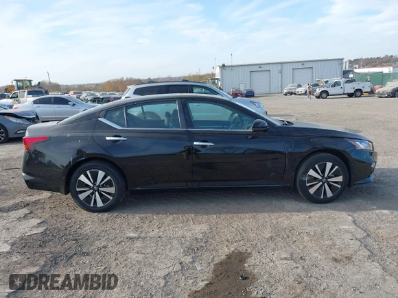 2022 Nissan Altima SL with VIN 1N4BL4EW1NN311523, listed as a IAAI auction lot 40775292 with 25,319 mi miles and . Bid and sale history available at carsss.com. Image 13.