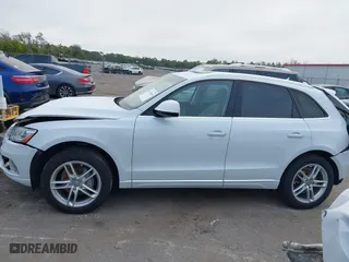 2017 Audi Q5 Premium Plus with VIN WA1L2AFP7HA027648, listed as a IAAI auction lot 41113860 with 84,203 mi miles. Bid and sale history available at carsss.com. Image 15.