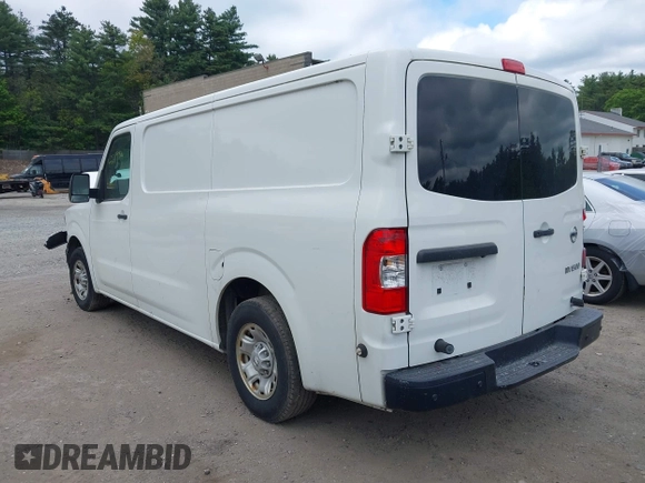 2018 Nissan NV Cargo S z VIN 1N6BF0KM1JN810438, wystawiony jako IAAI lot #42380139 z przebiegiem Nie podano mil oraz . Historia ofert i sprzedaży dostępna na DreamBid. Obrazek 3.