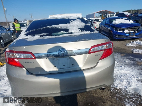 2014 Toyota Camry SE with VIN 4T1BK1FK6EU026342, listed as a IAAI auction lot 41246628 with 142,586 mi miles. Bid and sale history available at carsss.com. Image 16.