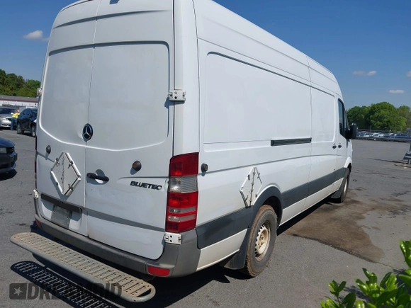 2011 Mercedes-Benz Sprinter Cargo with VIN WD3PE8CB8B5590637, listed as a IAAI auction lot 41392516 with 452,249 mi miles. Bid and sale history available at carsss.com. Image 4.