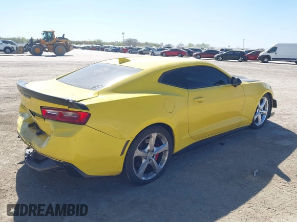 2017 Chevrolet Camaro 1SS z VIN 1G1FE1R7XH0178178, wystawiony jako IAAI lot #41824066 z przebiegiem 89 554 mil mil oraz . Historia ofert i sprzedaży dostępna na DreamBid. Obrazek 4.