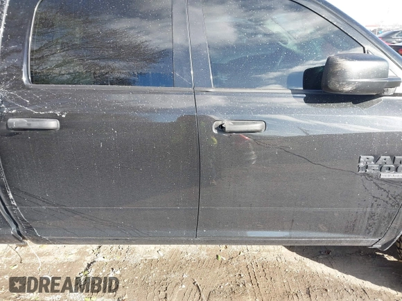 2019 Ram 1500 Tradesman z VIN 1C6RR7KT0KS508822, wystawiony jako IAAI lot #41014684 z przebiegiem 132 825 mil mil oraz . Historia ofert i sprzedaży dostępna na DreamBid. Obrazek 13.