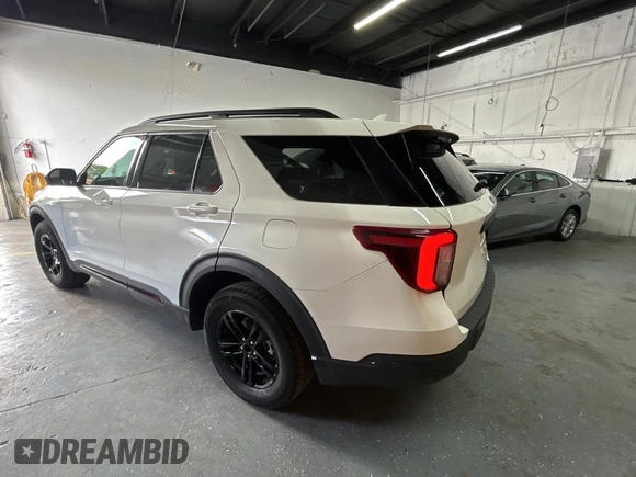 2022 Ford Explorer Timberline with VIN 1FMSK8JH8NGB24260, listed as a Copart auction lot 53477365 with 876 mi miles and Salvage Title. Bid and sale history available at carsss.com. Image 3.