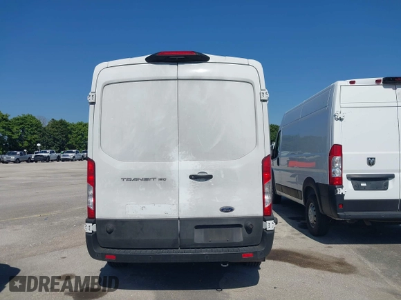 2022 Ford Transit z VIN 1FTYE1C84NKA19903, wystawiony jako IAAI lot #41757403 z przebiegiem 132 991 mil mil oraz . Historia ofert i sprzedaży dostępna na DreamBid. Obrazek 16.