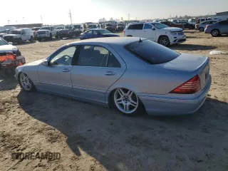2002 Mercedes-Benz S-Class 5.0L with VIN WDBNG75J62A260782, listed as a Copart auction lot 46911845 with 226,052 mi miles and Salvage Title. Bid and sale history available at carsss.com. Image 2.
